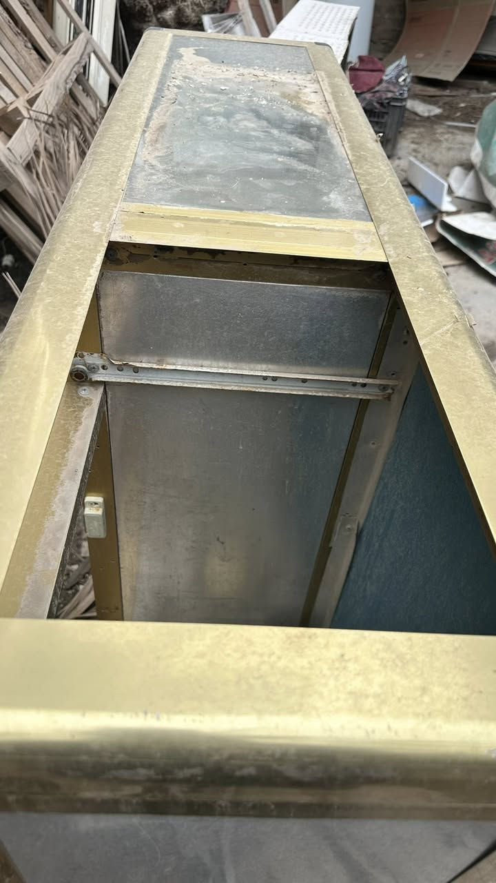 للبيع ‼️ للبيع  / جام خانه كزاز / ميز المنيوم عارضه علك / رفوف سفينه  / استاند / عارضه اجباس /  
العنوان بابل المدحتيه 
للستفسار ***********
