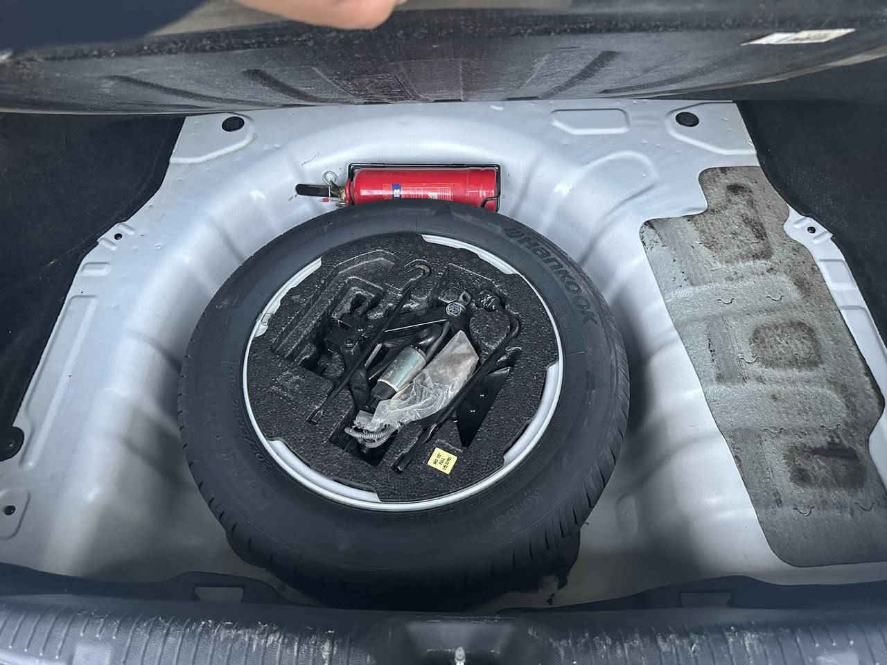 النترا 2014 ماشيه ٧٩ حقيقي سياره جديده على وضع الشركه سبير مانازل
رقم مميز سليمانيه مكفوله من الصبغ فقط قطرات حالوب ناعم فقط بلقماره 
مكينه 1800 مكان سامراء 
سعر ١٤٢ مجال قليل للاستفسار ***********
