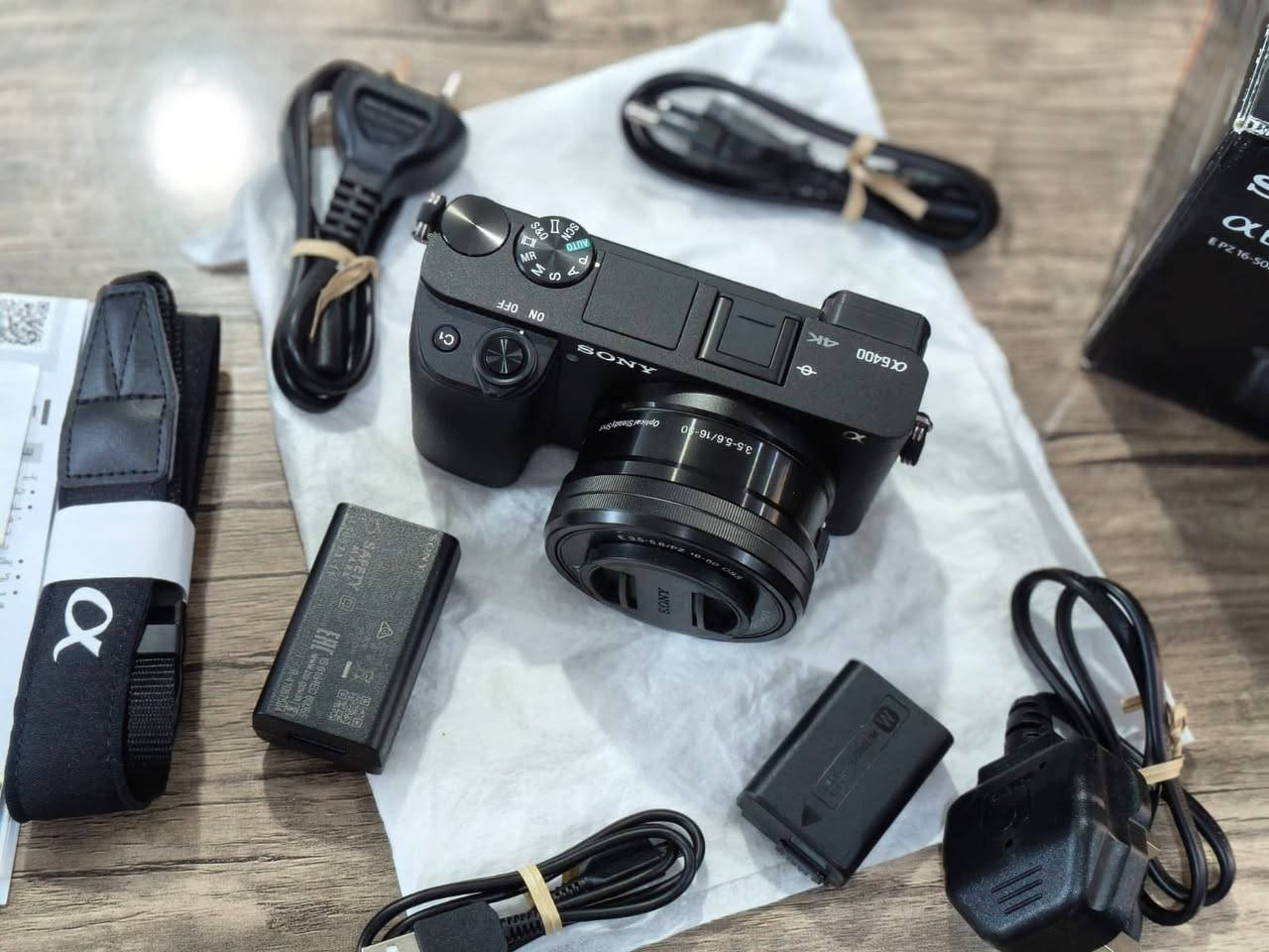 كامرة sony a6400 غنية عن التعريف
جديدة لوك الشتر مالها ١٠ صور بس 
فقط مفتوحة من الكارتون 
مابيها اي خدش نهائي 
سعرها مليون
مكاني موصل و متوفر توصيل لكل المحافظات❤️


**إذا كنت صاحب هذا الإعلان وتريد حذفه لأي سبب، رجاءا أرسل رسالة إلى الدعم الفني**