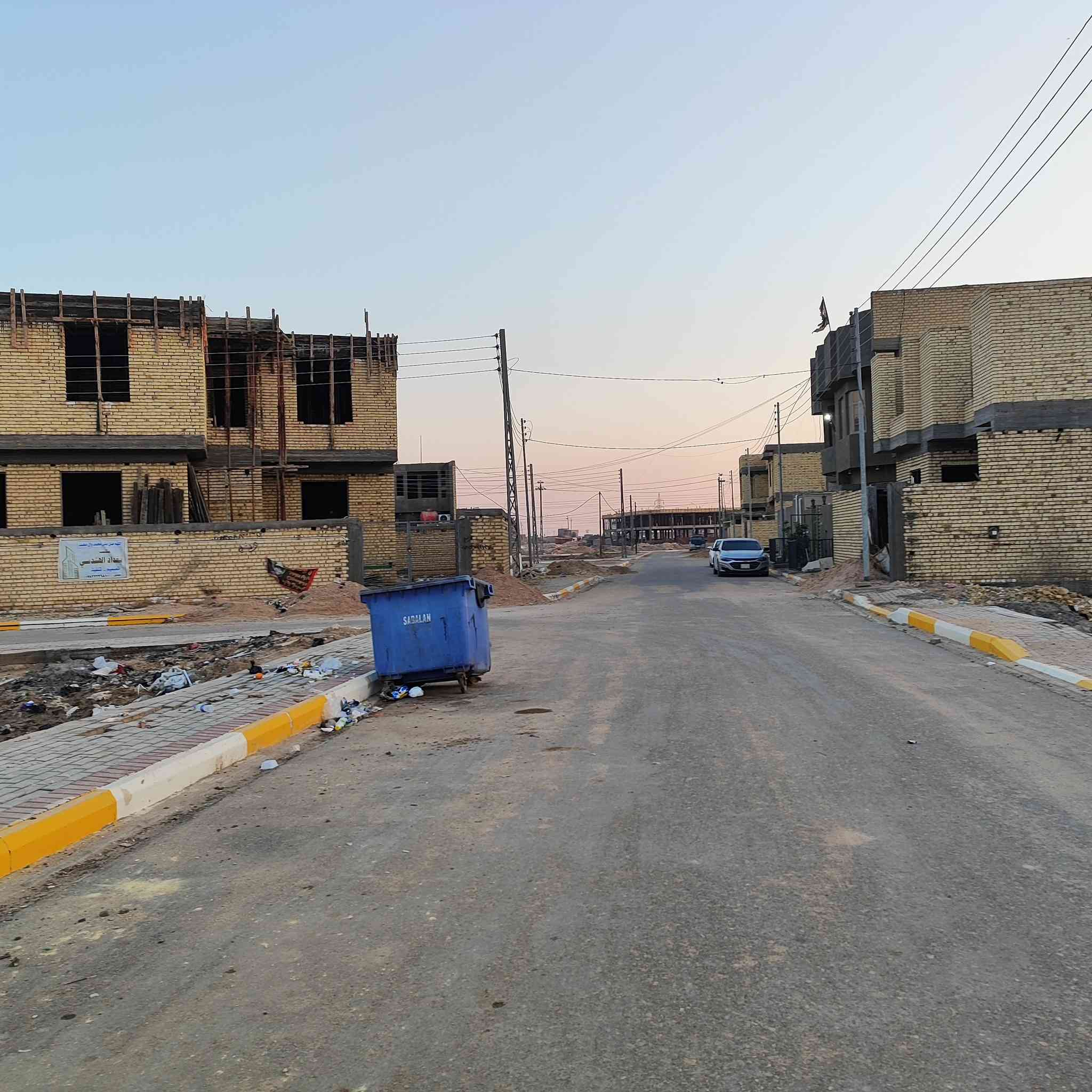 قطعه للبيع حي الحشد المساحه 200متر مقابيل خدمات بصف الركن // رقم العقار 1519 // للاتصال *********** // اومراجعة مكتب الضامن للعقارات عنوان المكتب حي الصدر مجاور صيدلية ركن العلاج
