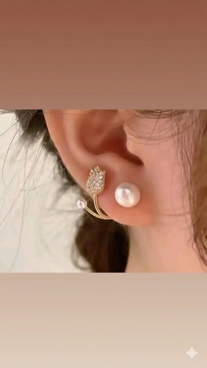 أضيفي لمسة جميله لمظهرك مع تراجي اللؤلؤ والزهور . تصميم يلتف حول الأذن بنعومة ليعطيكِ مظهر جميلا بدون الحاجة لثقب إضافي.
السعر 1000 
الكميه محدوده


**إذا كنت صاحب هذا الإعلان وتريد حذفه لأي سبب، رجاءا أرسل رسالة إلى الدعم الفني**