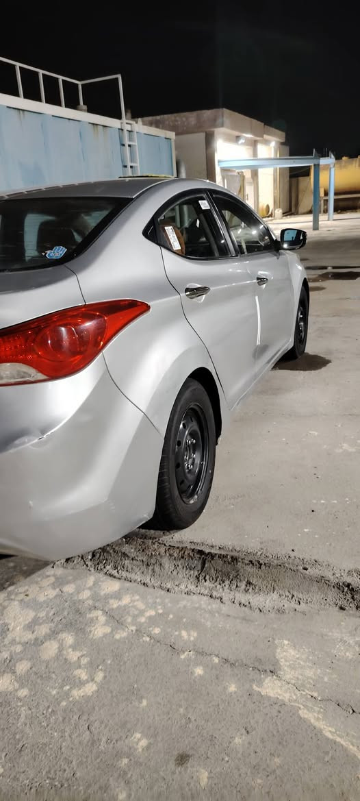 السلام عليكم 
سياره النترا وارد خليجي محرك 1600 تبريد حداديه محرك كير السياره جاهزة رقم ميسان دولي سنويه لل 2020 بأسمي شخصيا تحويل مباشر 
العنوان الناصرية المركز 
للتواصل ***********
