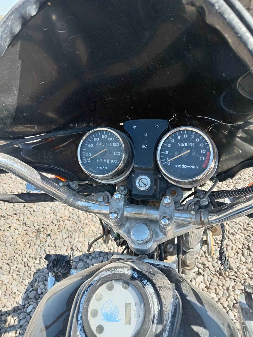 السلام عليكم 
سولنك بلكين موديل 2018 تايرات جدد محرك امبدل بس بستم مايعتبر مفتوح كهربائيات كلها شغاله سلف واحد يشتغل الموطور نضيف مال جناي السعر 600 وبي مجال اترايك بصره الأتصال ***********
