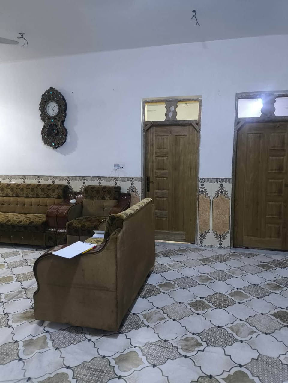 متوفر بيت للبيع الكوت الجديده شارع الاقواس مساحه 200 طابق واحد
بي مجال للشراي حديث طابق واحد وبيتونه شارع الاقواس
اي سؤال يمك الرقم
***********
