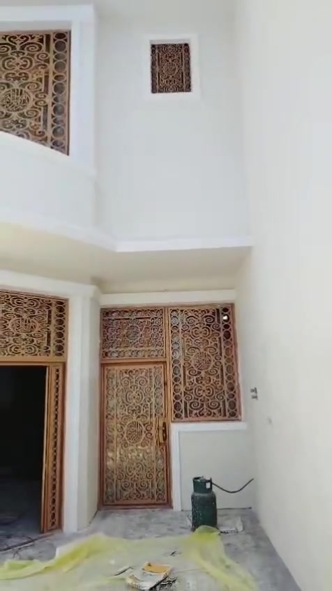السلام عليكم خلفة مصري متفرغ خشن وناعم خارجي
وداخلي شغل تسليم هندسي المكان بغداد 
الرقم بيه وتس ***********
