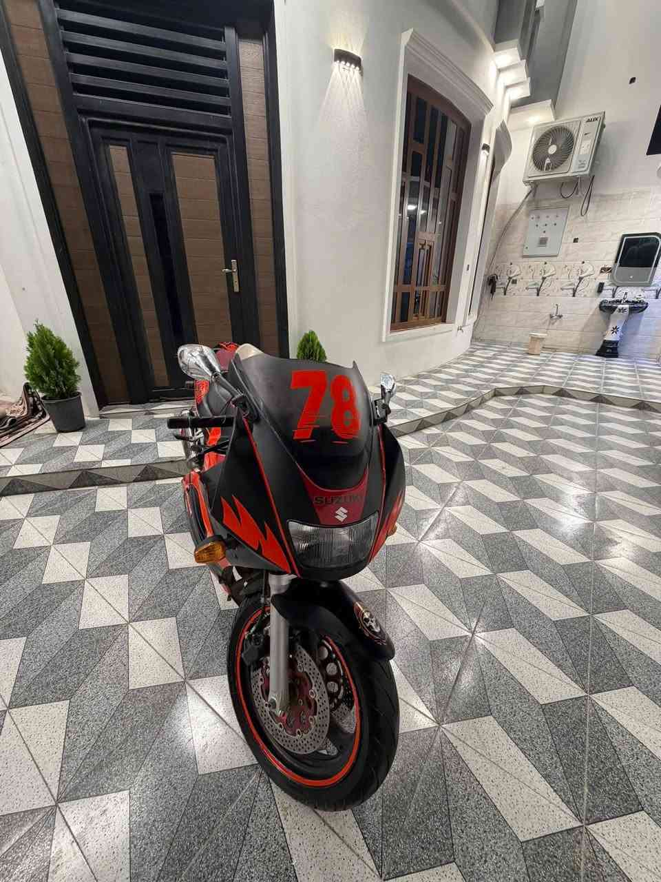 (صلو ع محمد وال محمد )اللهم صلي ع محمد
سلام عليكم 
دراجه قرش للبيع 
موديل 2001
مرقمه 
رقم انبار
تحويل ثاني يوم  
دراجه خير من الله 
شلعته ✈️
بلكات ان جي كي جديد
باتري جديد 
تخم تاير جديد
كفراته نصيفه
صالنصه رعب 🧟‍♂️
ترايك 180 
نكره صلف ب اي وقت 
السعر 14 ورقه ونص بيهً مجال 
مكاني الانبار عامريه صمود
التواصل 
***********
***********
