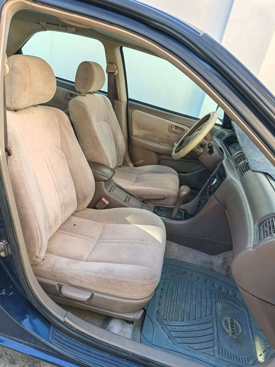 السلام عليكم من رخصة الادمن كامري1999 محرك اربعه سلندر ابو الكف مكفوله من الصبغ عدا البنيد اثر جراد صدر حدادي تخم تاير السياره تبريد شغال فول غرفة جديده السياره جاهزة من كلشي رقم انبار تحويل مباشر السعر 80 وبيها مجال لاستفسار ***********
