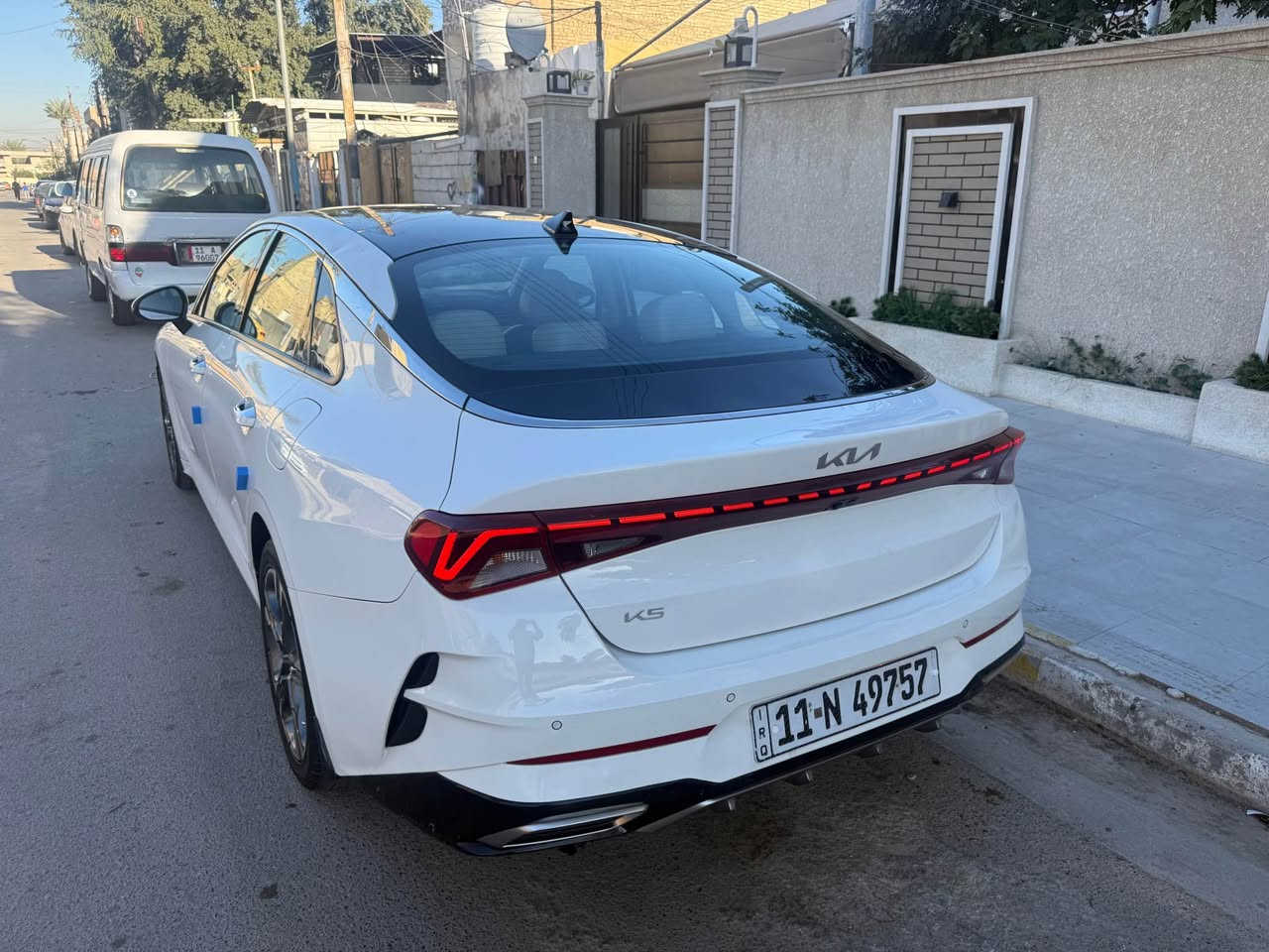 السلام عليكم . كيا k5 2023 وارد خليجي اعلى مواصفات بالخليجي EX فول مواصفات محرك 2000 دوش بانوراما بصمة تشغيل وابواب بردات خلفية شاشة كامرة دوارة دشبول صاج ويل كروم مري قلاب وية البك كراسي السائق ولصدر كهرباء كشنات جلد خزن ميموري وبعد هواي مواصفات مذاكرهن رقم بغداد بسمي ماشية 68 اسبير منازل وكتلوك الشركة موجود مكان السيارة بغداد الكرخ حي العامل قرب تقاطع كلية الرشيد السيارة مكفولة من تبديل ولصبغ بارد بسيط جدا فقط ولسونار موجود وية الصور السعر 205 ورقة وعندي تصوير فديو للسيارة الي يحي يراسلني ادزة الة موضح كلشي *********** بغداد, العراق
