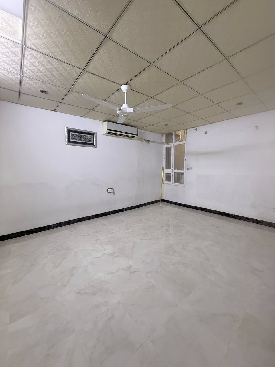 دار للإيجار 
مساحة 200 متر بناء نظيف 
الموقع الحرية 
قرب محطة الكهرباء 
استفسار 
***********
***********
