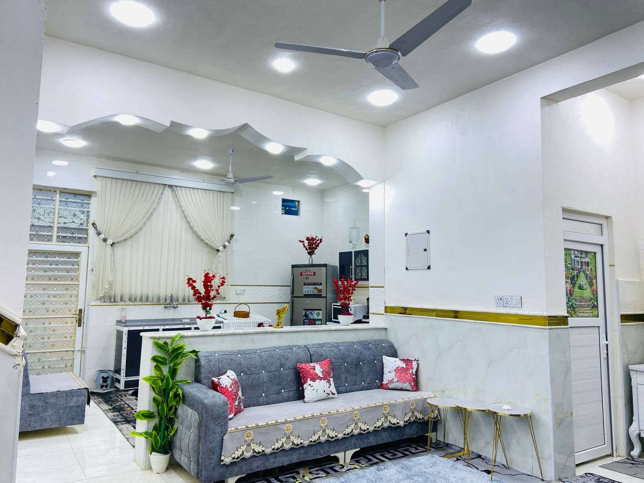 🪬اللهم صل على محمد وآل محمد 🪬

دار للبيع في محافضه ميسان 

منطقة حجي حسن الثانيه نهاية السايدين لجدد بدايه لمدخه مال حجي حسن 

 (لمساح150 متر) مقابيل مركز الكفل للعقار 
لدار طابق ونصف يحتوي علا غرفتين نوم وصاله واستقبال 
ومطبخ حار وبارد  وحمام ومنور وصاله فوق مبنيا بالكامل
للاستفسار : [***********] واتساب
