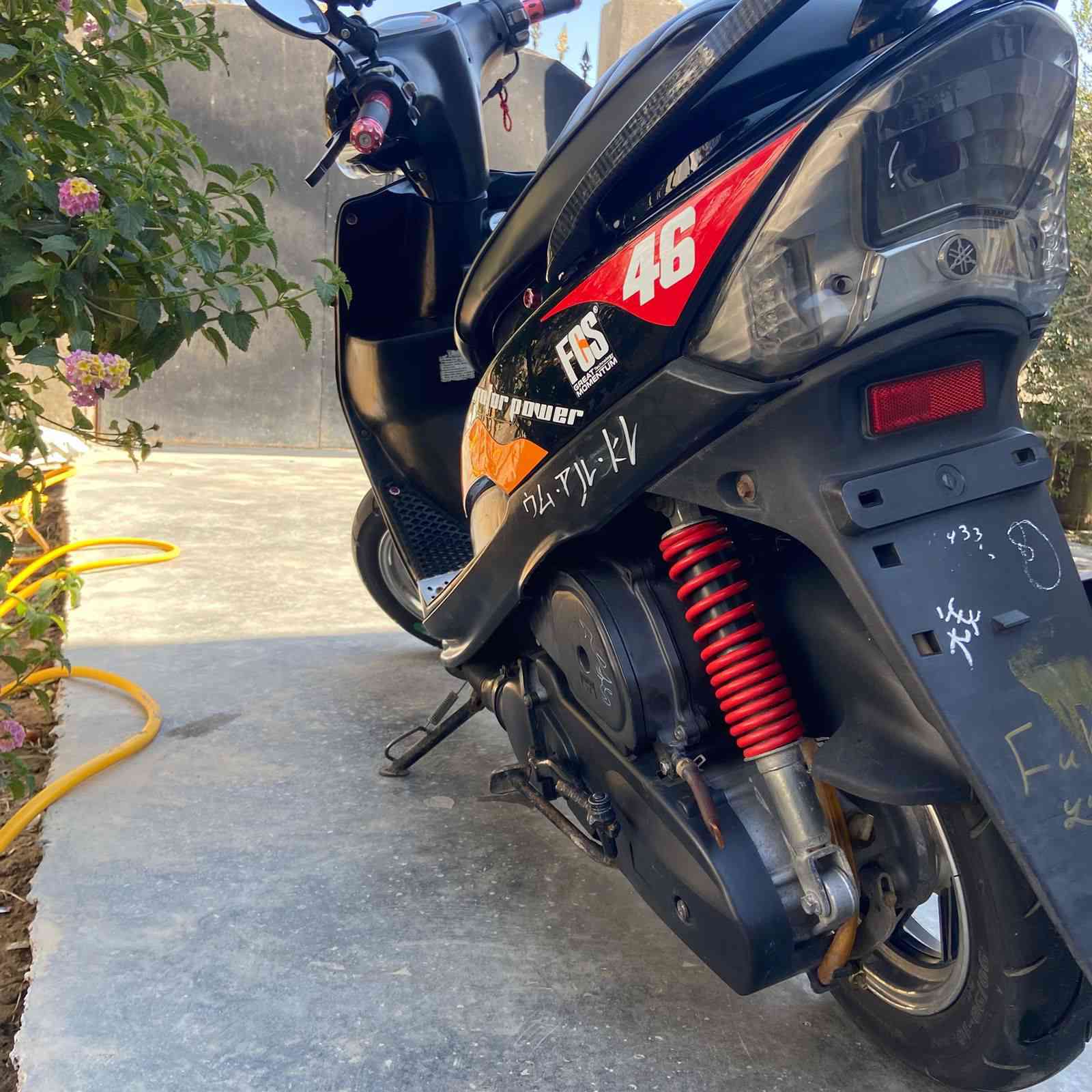 سلام عليكم 
دراجه ماكس عدلة نضيفه مكينه برغي مامفتوح بيها مزوده گفراتFCS
گلجات FCS
كشن خياطة
ويالة+ تايرات جيلاتين
سبايدر كاربون 
مسكات+ يدات بريك
سعرها 1200 مو شراي لايراسل ***********موجود بل واتساب
