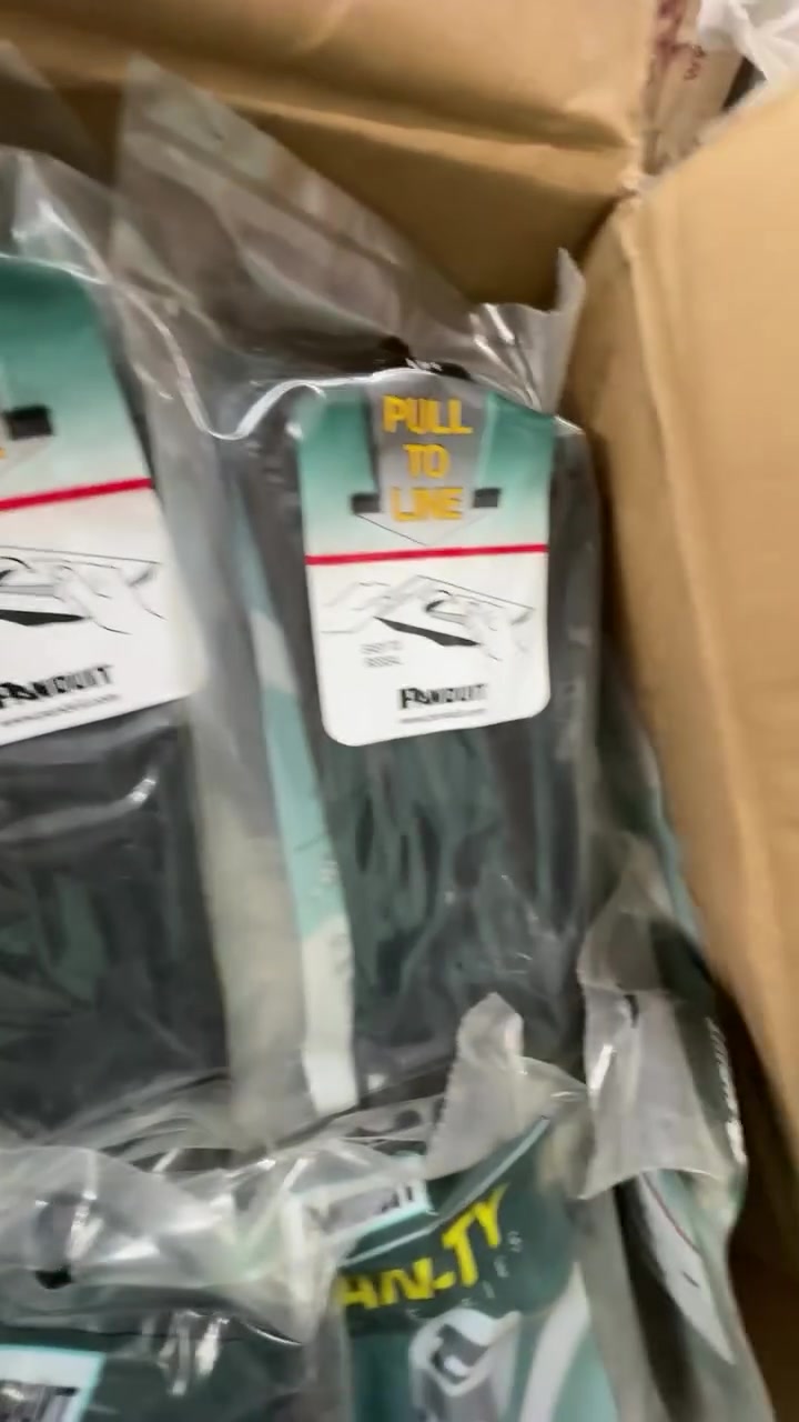 لأصحاب المحلات والشركات، توفرت وجبة روابط كابلات Panduit PAN-TY المقاومة للشمس والحرارة (UV Resistant).
 القياس: 188\text{ mm} (7 \frac{3}{8} إنش) | الكيس 100 قطعة.
 السعر: خاص جداً للكميات 
 التوصيل: متوفر لكافة المحافظات
للحجز والاستفسار مراسله الصفحه او  الاتصال 
على  : ***********
