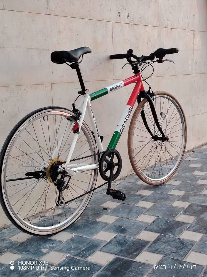 سلام عليكم
متاح بايك c700 من ماركه GRAPHIS المعروفه
البايك صناعة ايطالي 🇮🇹
كامل مكمل 
كسر حاوية 
البايك ويالة المنيوم طبقتين
كير سستم شيمانو 7
ركبة متحركة 
حجم 28
بريكات سستم بل مكان
السعر 125 وبي مجال 
مكاني بغداد الاعظمية 
للي حاب يتواصل وياي ***********
