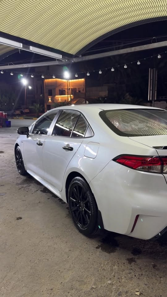 السلام عليكم
كورلا s black edition 
2025 بغداد باسمي 
كرسي كهرباء داخل احمر 
معروفه مواصفات ال s 
ماشيه 20 الف 
كفاله عامه لا صبغ ولا بارد 
السعر  24مليون و 900 الف 
***********
