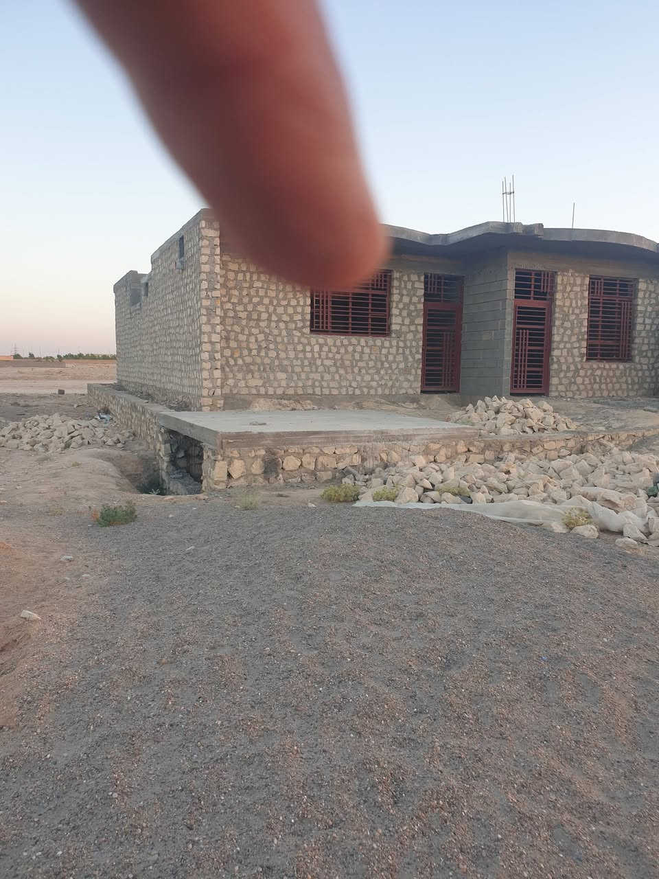 للبيع هيكل طابو صرف مسلح 

المساحة: 250 م

الموقع : خلف بانزين خانه سيف الانبار 

يتكون الهيكل ديوان +صاله + غرف عدد 2 + مطبخ + صحيات خارج داخل +البناء حجر وأسمنت 

السعر : 29 مليون وبيها مجال 

ملاحظة: البيع بالنقد فقط 

للاستفسار الاتصال بالارقام التالية:

***********

***********

عنوان المكتب: محافظة الانبار قضاء حديثة الحي العسكري بالقرب من منفذ النواعير او محمد بلنص
