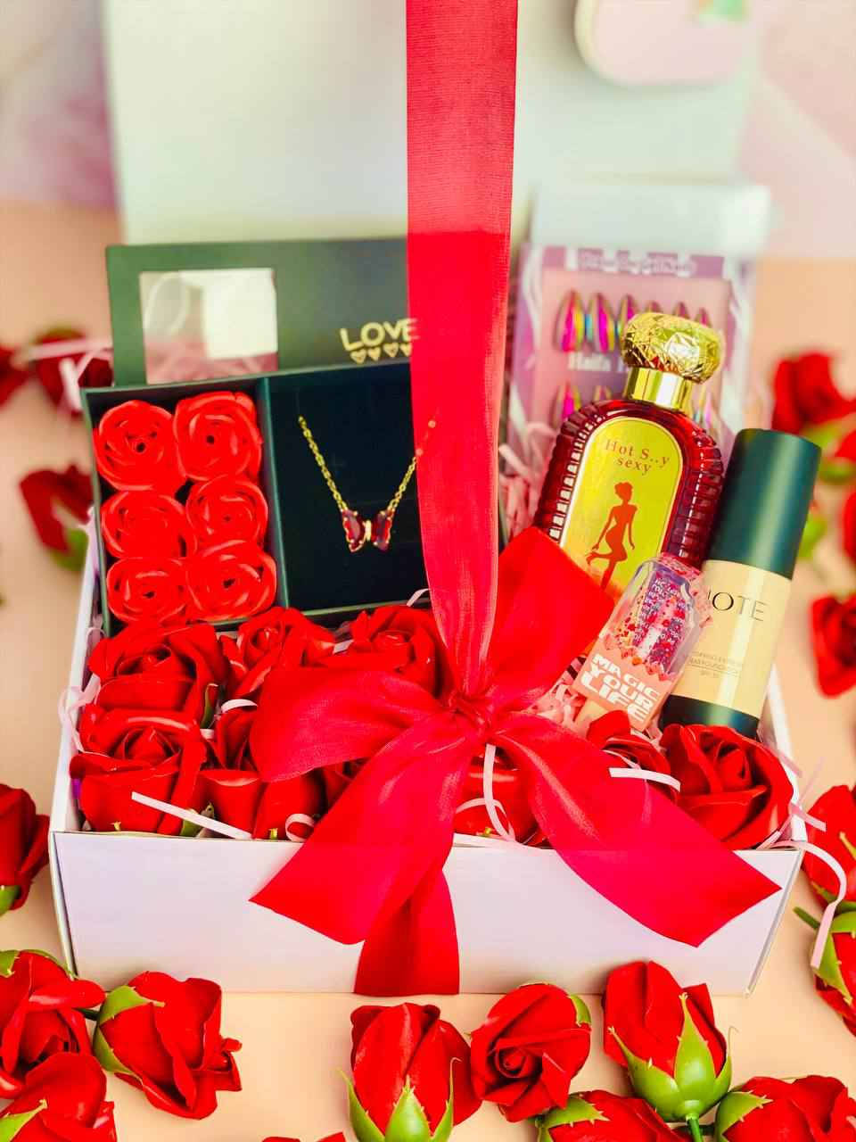 🌹 بوكس هدايا عيد الحب 🌹💝
لما تحب… عبّر بهدية تحچي عنك 💌✨

بوكس مرتب بكل حب 🤍
ورد أحمر يعشق 💐
إكسسوارات ناعمة تلمع ✨
عطر أنثوي يدوّخ 🌸
لمسات دلع تخليها تبتسم من القلب 😍

🎁 مو مجرد هدية…
هاي إحساس، ذكرى، ولحظة ما تننسى 💖
مناسب للحبيبة 💕
للزوجة 👩‍❤️‍👨
أو حتى دلع لنفسچ لأن تستاهلين 😌

سعر البوكس 30 الف 

🚘يوجد خدمة توصيل لجميع محافظات العراق 5 الاف🚘 بغداد, العراق


**إذا كنت صاحب هذا الإعلان وتريد حذفه لأي سبب، رجاءا أرسل رسالة إلى الدعم الفني**