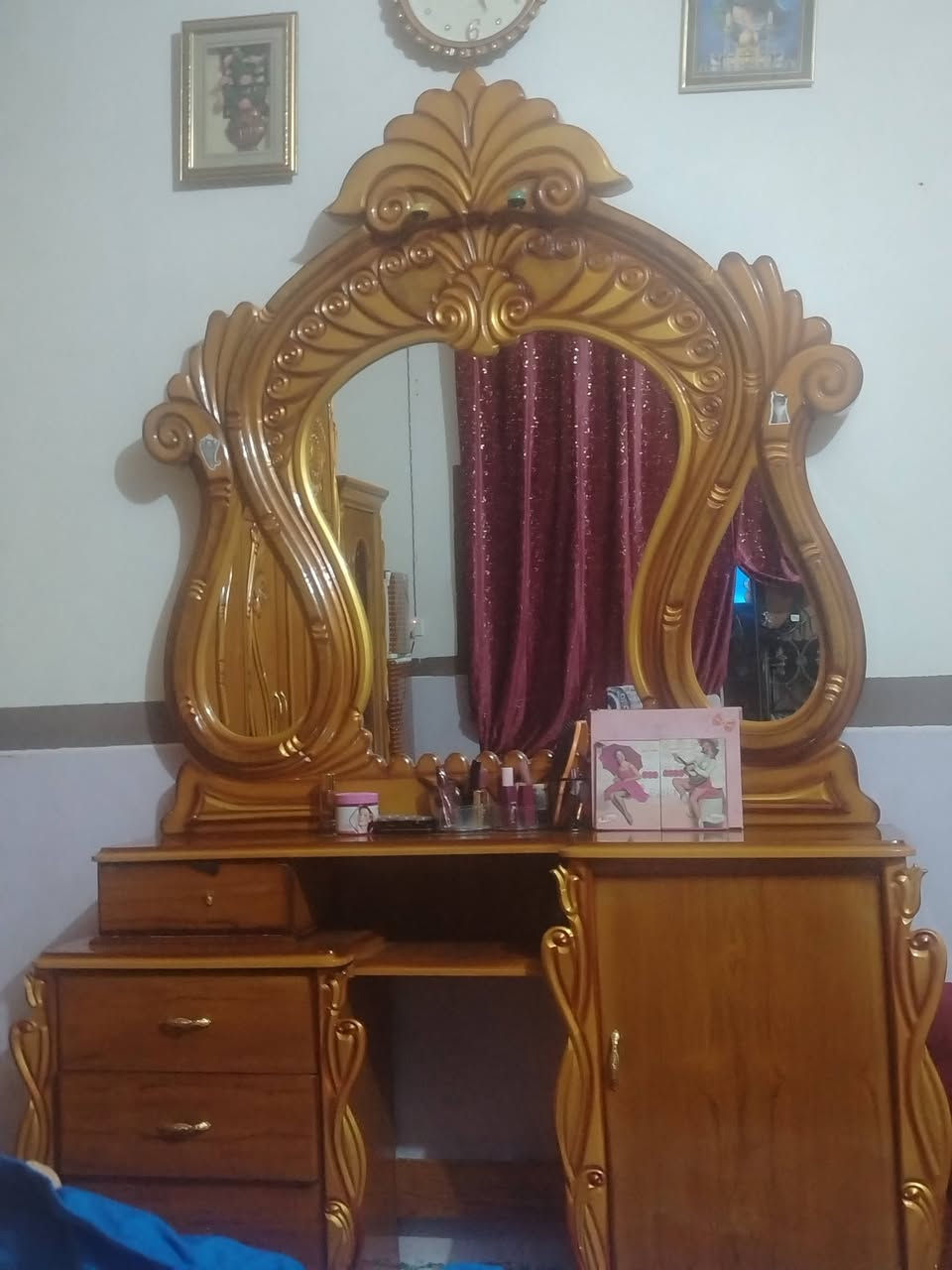 غرفة طابقين للبيع للمكان ديالئ شهربان الاستفسار ***********
