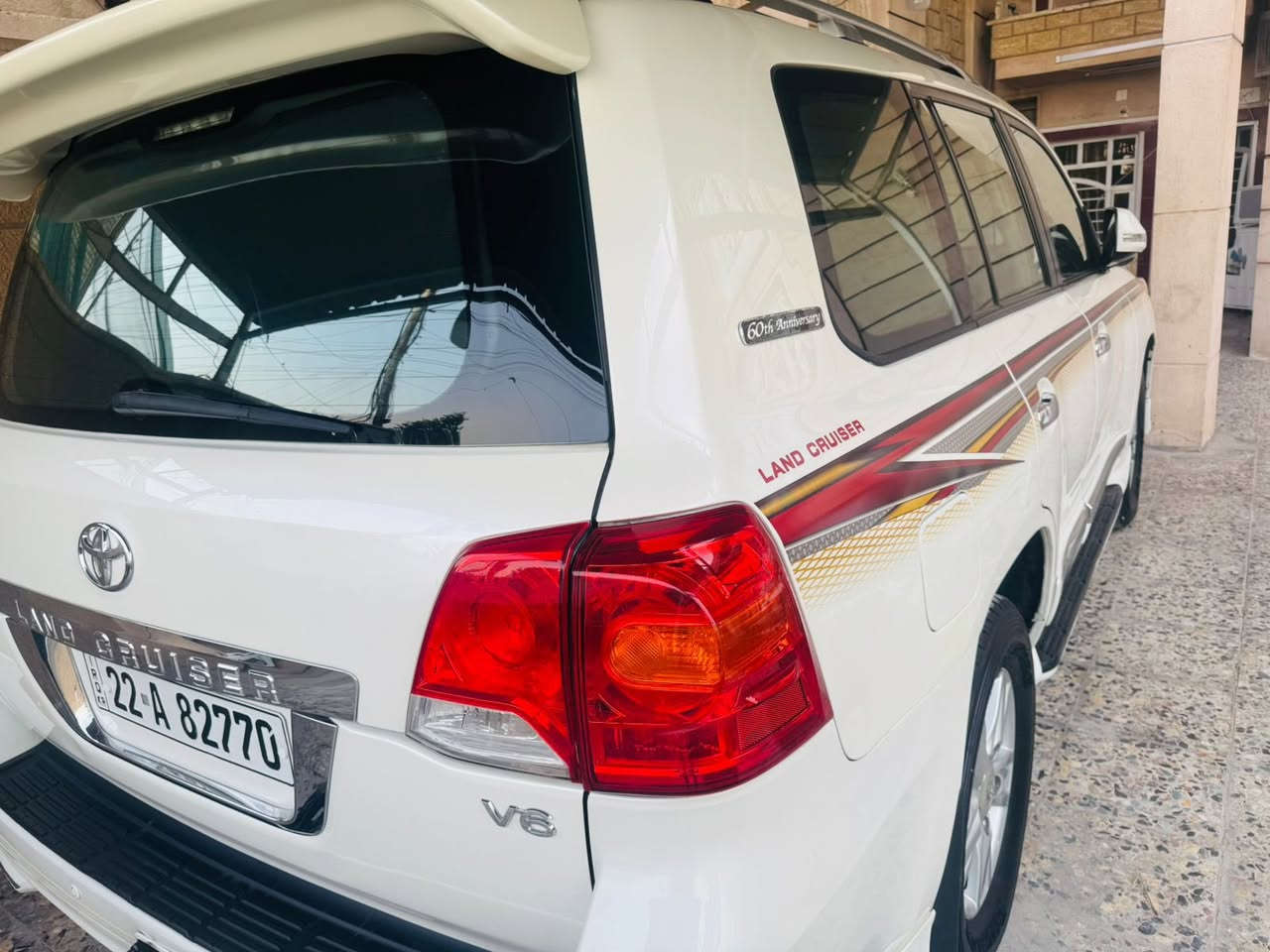 سلام عليكم
_____________________

 للبيع  لاندكروز
موديل 2015

سعر 33000$وبيه مجال بسيط
1داخل جلد اسود طلب خاص 
2 كراسي كهرباء 
3 تدفاءوتبريد كشنات
4نضام مثبت سرعه
٥حساسات اماميه وخلفيه
٦مري كهربائ شفط
ملاحظه المكين والكير مكفولاه
***********العنوان بغداد السيديه
