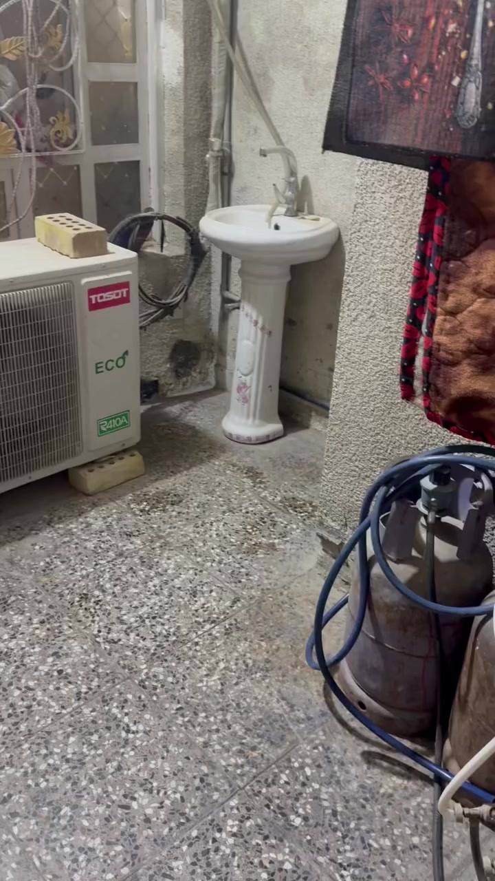 سلام عليكم بيت للبيع
مساحة 75متر الزعفرانية
شيشان شارع الكهرباء شراي
خابرني ***********
