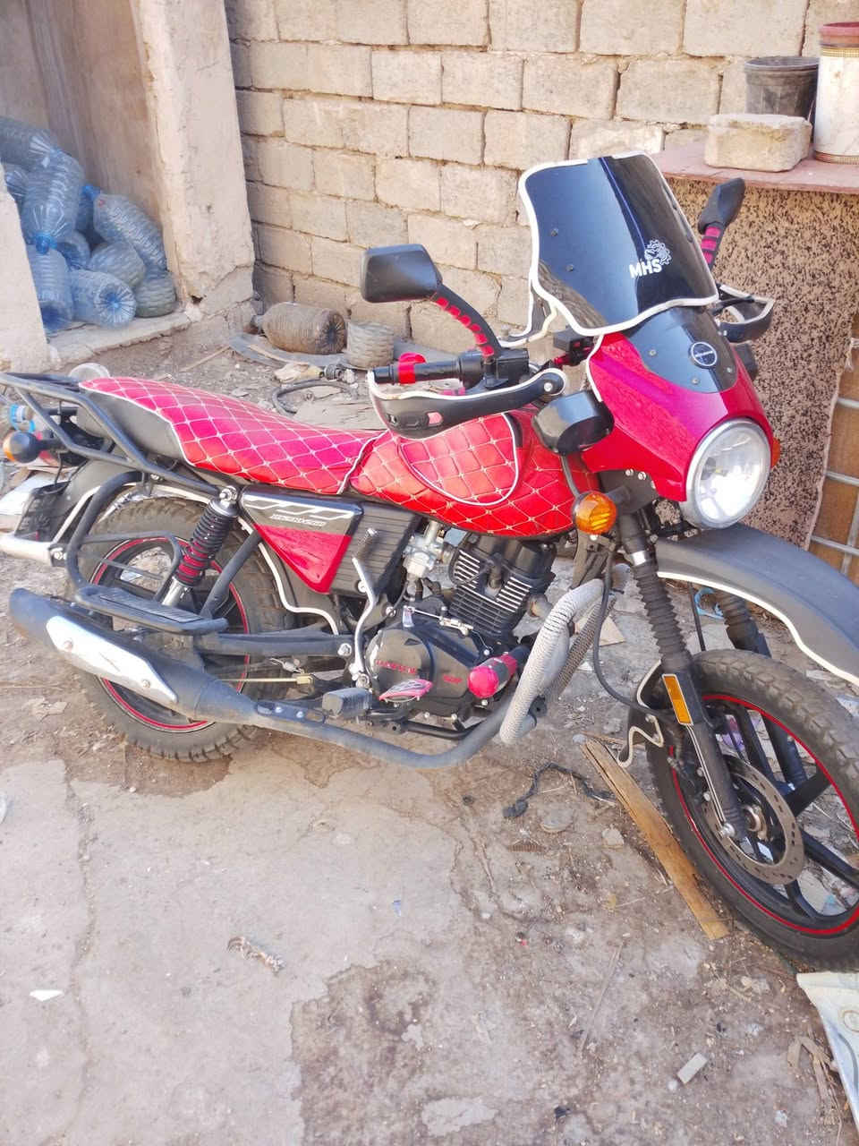 ديوان نضيف اخو الزيرو موديل 2024سعر 2500بيه مجال مكان كركوك ***********
