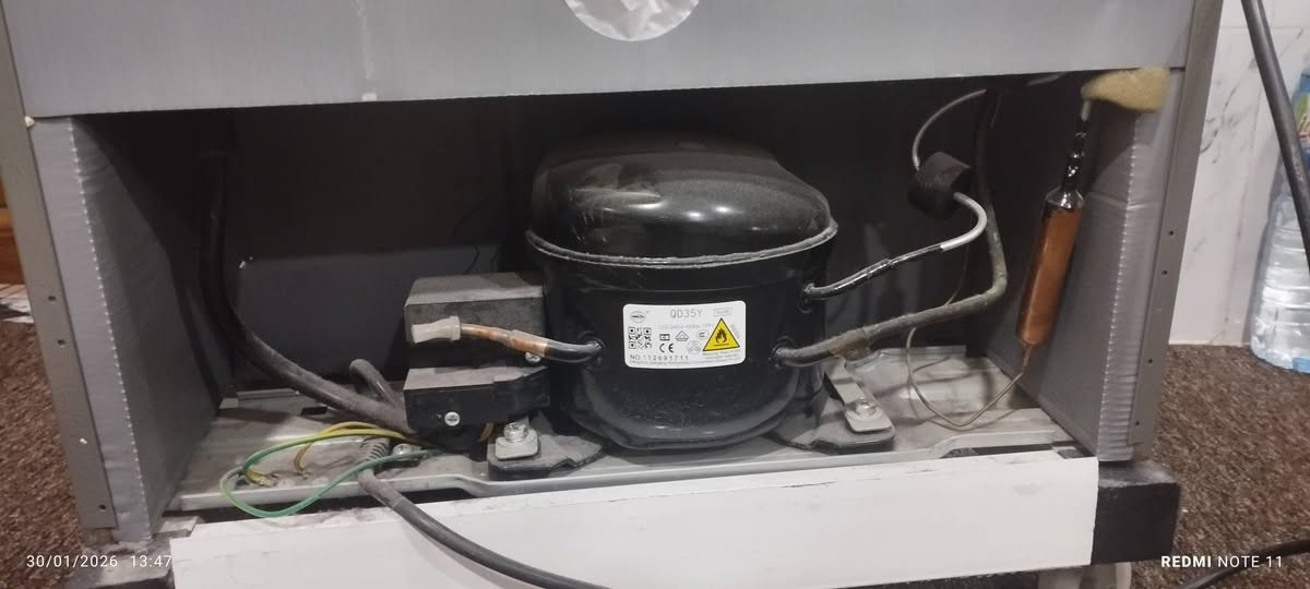 السلام عليكم
ثلاجة للبيع 
نوع هانسس 
حجم 6 قدم 
لون سلفر 
سعر 150 ألف 
***********
