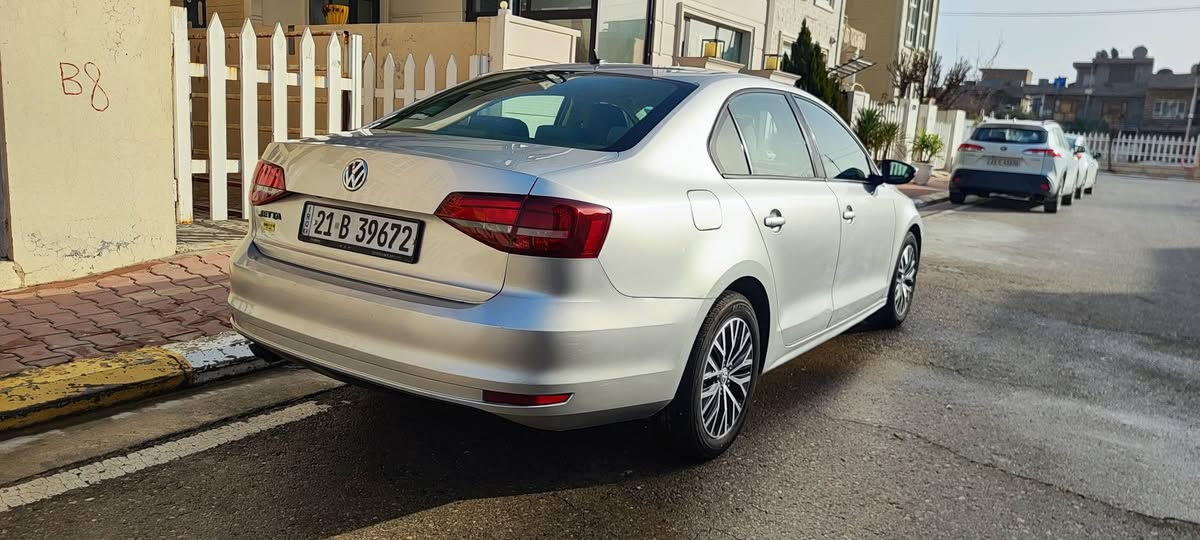 جیتا مۆدێل 2018 مەکینە 2.0 تەکسی  دوبەی بوەکامل پەمپ بێ دەعم گێڕو مەکینەو هەمو گیانی بەشەرت بێ عەیبو بێ مەسرەف ماڵی دۆستەسعری 104 گەڵاو مەعامەلەیەکی کەم بۆ پەیوەندی کردن . *********** السليمانية, العراق
