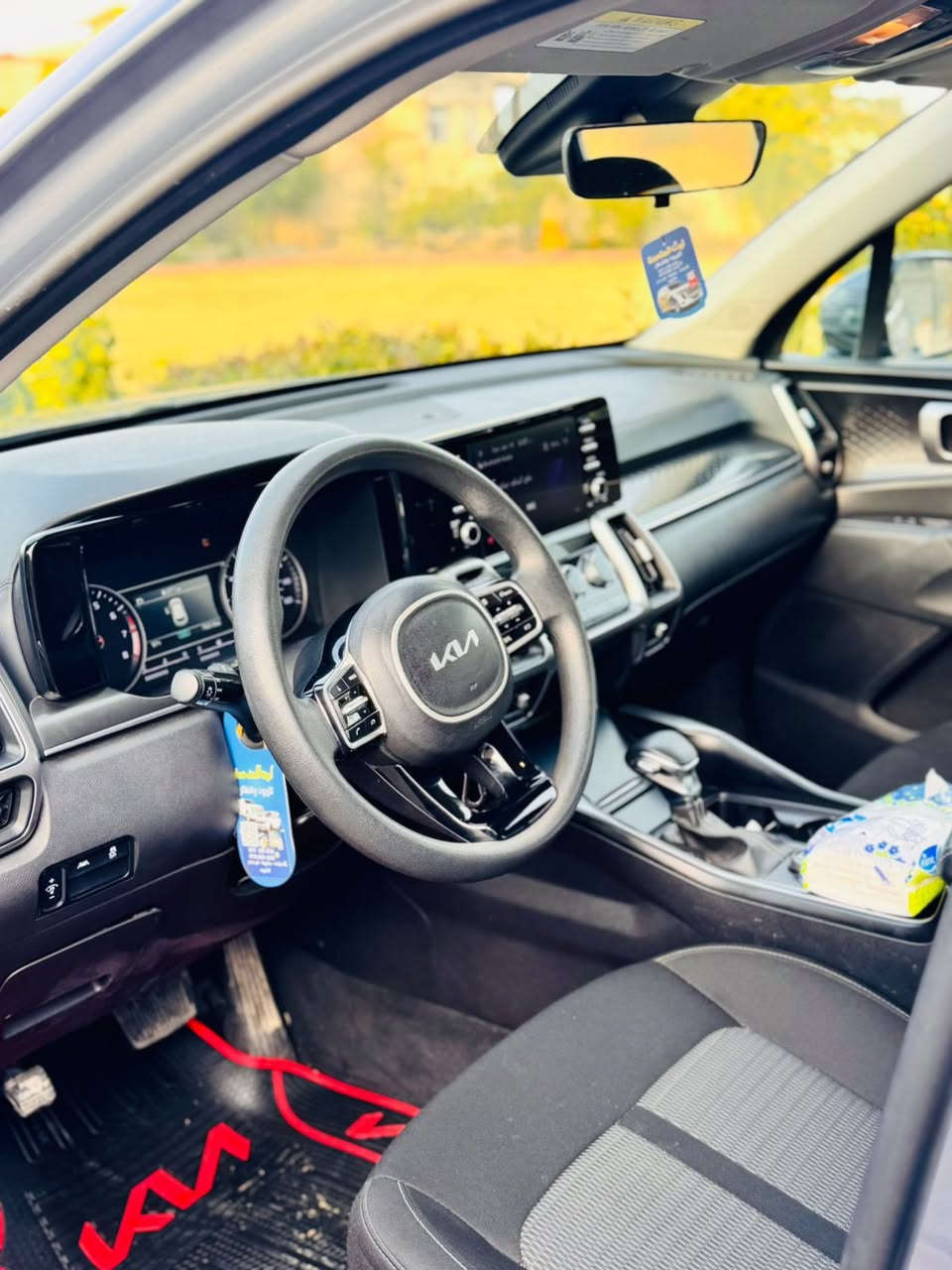 كيا سورنتو موديل 23 رقم ديالى انكليزي سياره جديده  بيها صبغ بدون دواخل اثر شخوط جاملغ يمنى وباب والجاملغ الخلفي نص صبغ  ماشيه 70  السعر المطلوب 230 وبيها مجال مكاني ديالى الخالص الدوجمه 
***********
***********
