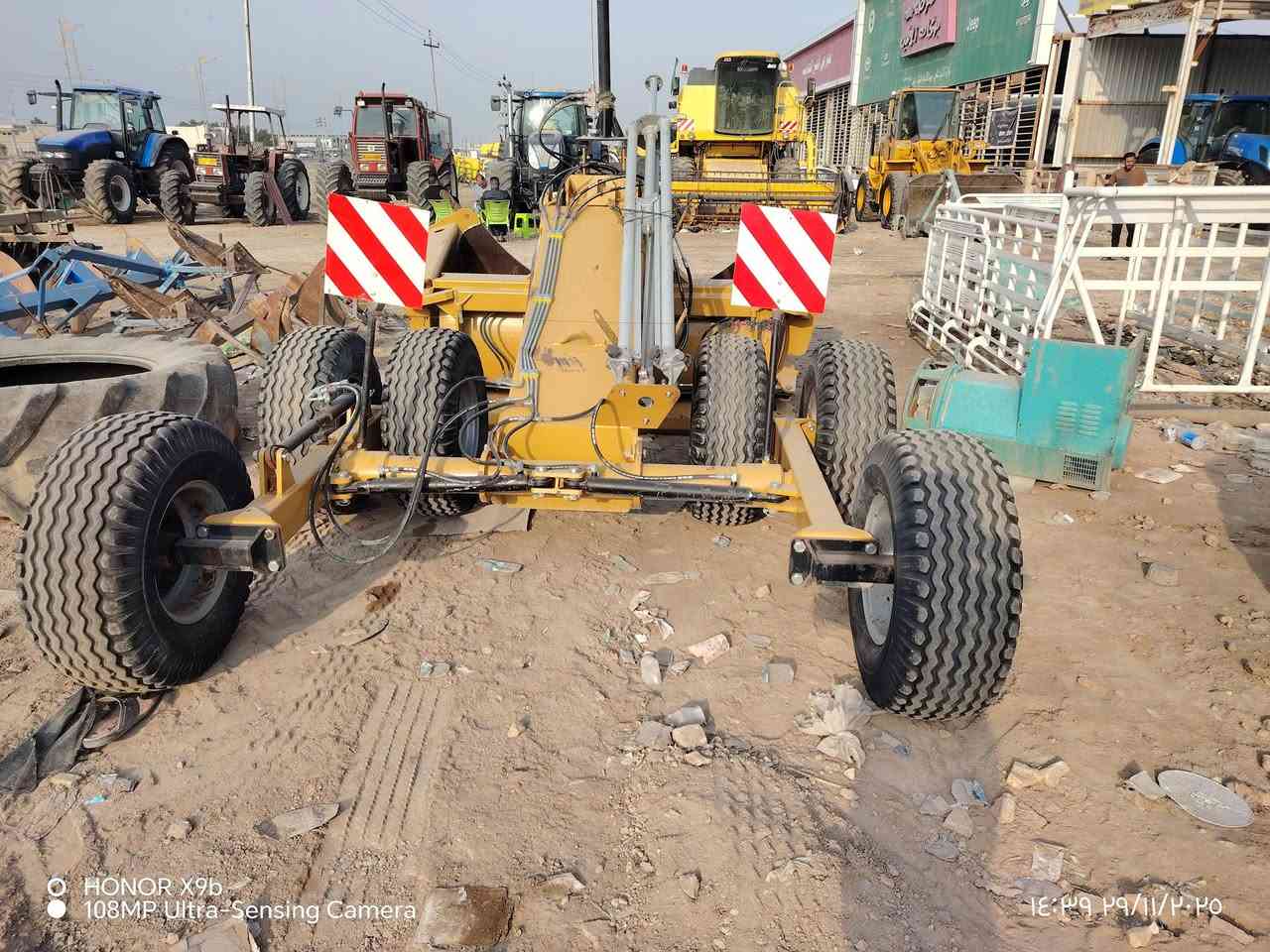 للبيع ليزر فارمر موديل  24 جاهز 
مع جهاز ابو تصليطه مع بطاريات ٢
اتصال ***********
