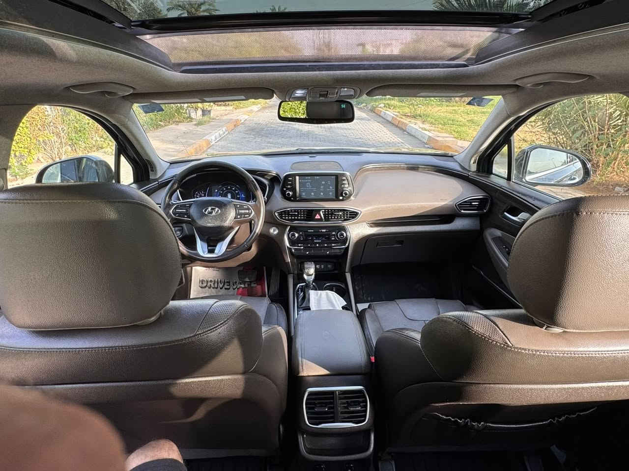 🚗 للبيع — هيونداي سنتافي 2020 — وارد أمريكي — أعلى فئة (فل كامل)
▪️ موديل: 2020�▪️ وارد: أمريكي�▪️ المحرك: 2000 تيربو�▪️ الممشى: 50 ألف ميل�▪️ الدفع: HTRAC (دبل)�▪️ الفئة: فول مواصفات / أعلى فئة�▪️ سقف بانوراما�▪️ داخلية جلد فاخرة�▪️ شاشة متعددة الاستخدامات�▪️ تشغيل وفتح بصمة�▪️ تحكم من المقود�▪️ جنوط وكالة�▪️ السيارة نظيفة جداً واستعمال مرتب
سيارة عائلية مريحة، أداء قوي مع محرك التيربو، جاهزة للفحص وما تحتاج مصروف.�📍الموقع: (بغداد / الكاظميه )�💰السعر: (185 ورقه ) —قفل


**إذا كنت صاحب هذا الإعلان وتريد حذفه لأي سبب، رجاءا أرسل رسالة إلى الدعم الفني**