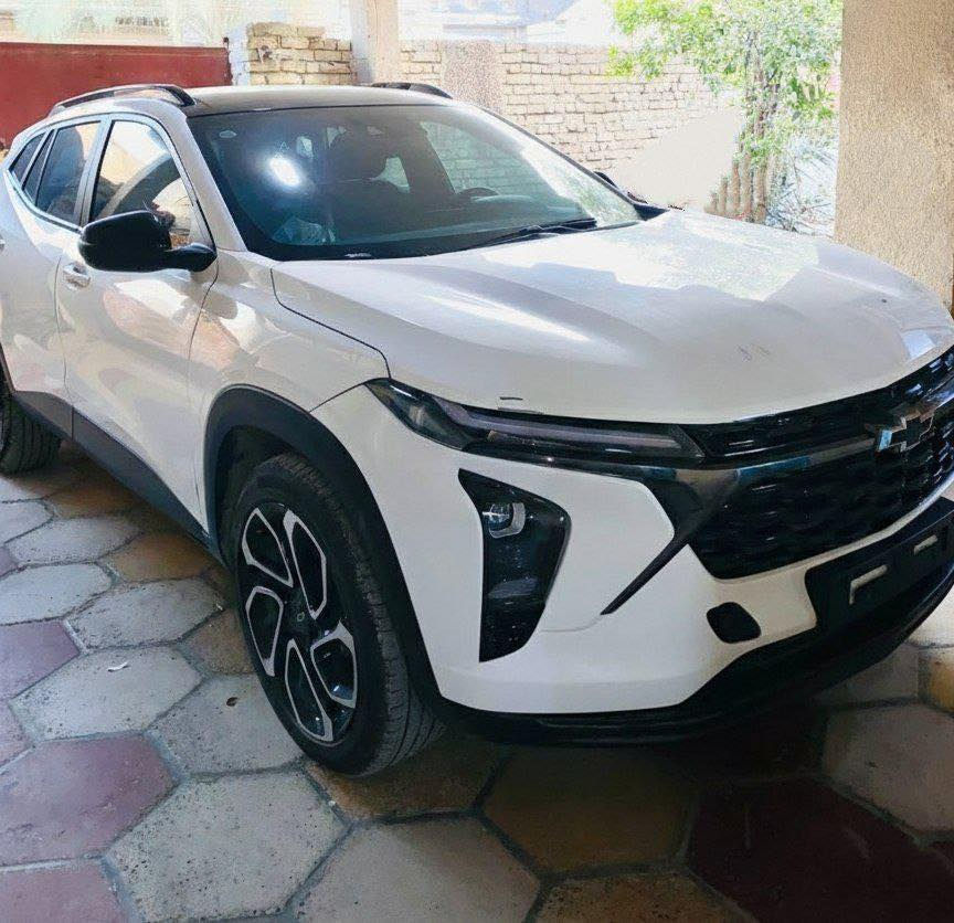 تراكس موديل 2024 بدون رقم السعر 120 ورقة وبيها مجال بسيط حادثها موضح بالصور لون ابيض وقمارة اسود ماشية 24 الف كم 
رقمي *********** بغداد
