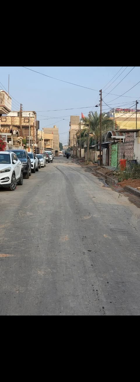 بيت للبيع ٢٠٠م طابو صرف بالاساتذه قريب جدا من شارع ٦٠ جاهز للسكن ترميم جديد كله درجه اولى  
تريده بيت واحد سكن او تاخذه استثمار جاهز يتأجر مشتملين منفصلات حتى بالكهرباء وتفصال هندسي كل مشتمل يتكون من غرفتين مطبخ صاله حمامات  طارمه مع مبلغ اجار ممتاز جدا 
فقط اظافه حائد داخلي صغير بوردكس  وحائط خارجي من البوردكس يفصل المشتملين
للمعلومه هو خلف تجاري شارع الحسينيه بظهره روضه ومجاور الروظه مجمع طبي
***********
