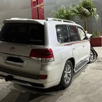 ورحمه الله 🌹  للبيع تيوتا لاندكروزر ابيع على حادثها  ايرباكات كلها طاك...