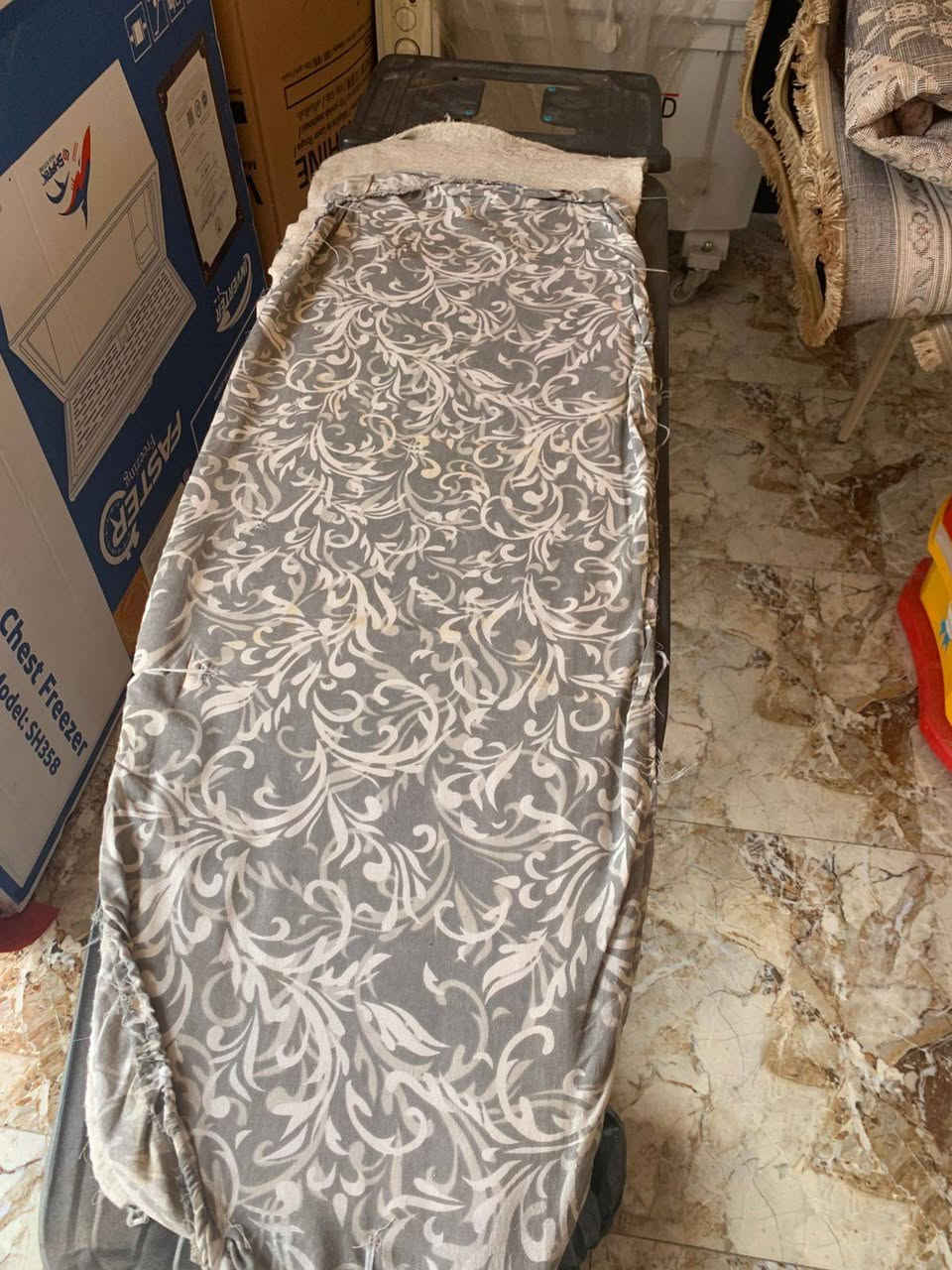 اغراض للبيع حي المعلمين قرب جامع سعد 
بردات بسعر ١٥٠ قفل ، مكواة بسعر ٢٥ ، عربانة المنيوم بسعر ٢٠ ، مخزن سرير حديد جديد بسعر ٥٠ بيه مجال ، قنينة غاز جديدة بسعر ٤٠ بيها مجال للأستفسار خاص او واتساب ***********
