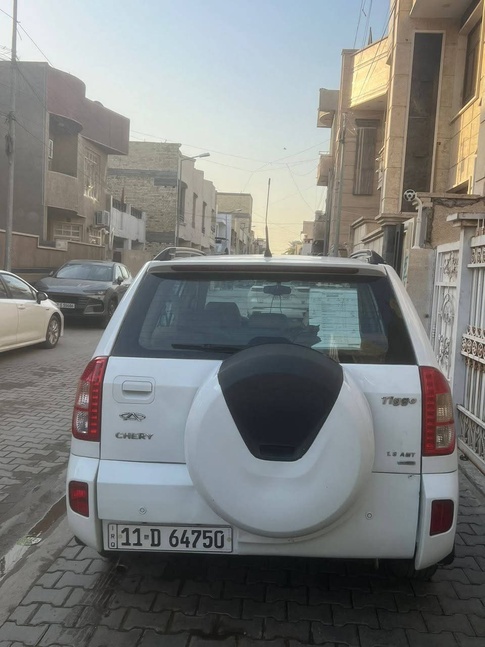 السلام عليكم
للبيع شيري تيكو 2012 شكل 2013
ماشية 91500
رقم بغداد
محرك 1800 جديد
كلج جديد 
تخم تاير جديد

السيارة مكفولة لا تبديل ولا صبغ فقط بارد ب باب الصندوق والدوسة وجراد بداية القمارة شي بسيط
مكان السيارة : بغداد الجديدة. او الغدير 
للاستفسار ***********
