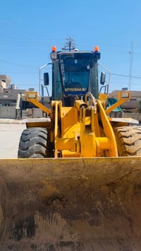 شفل كوماتسو لبيع حجم ٢٥٠ وارد  ياباني موديل ٩٠ باسمي ولحد ال ٢٩ رقم سل...