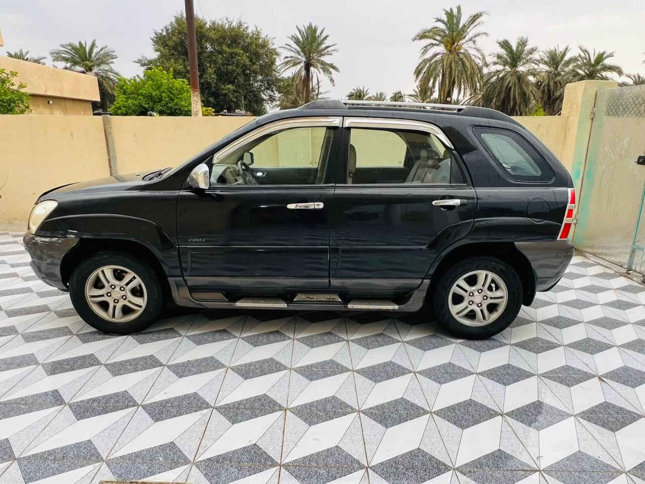 سبورتج ٢٠٠٩ مكفوله عدا طخه بلباب بسيطه سياره جديده بسمي مكينه ٦ سلندر تبريد ثلج جاهزه مكاني بغداد جسر ديالى ‭***********        
سعر ١٠٠ ورقه
