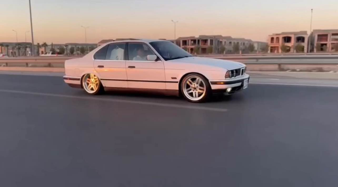Bmw525 1990
گيرحادي
گيرو مه كينه و ته بريد به شه رت سبوغ سي پارچه ي هه يه بي ژؤري به شه رت نمونه يه له جواني 
***********
شوين هه ولير سحر59
به ناو كردن و وه كاله ش به شه رت 
هه شت وه ره قه ش غرامه ي له سه ره دواي مه حامه له بؤت ده گه رينمه وه أربيل, العراق
