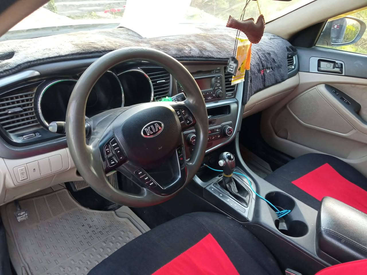 سلام عليكم اوبتيما 12 وارد امريكي حادثها جاملغ الايمن  السعر 115 وبيها مجال مكان سياره بابل للاستفسار اكثر تصل بالرقم ***********
