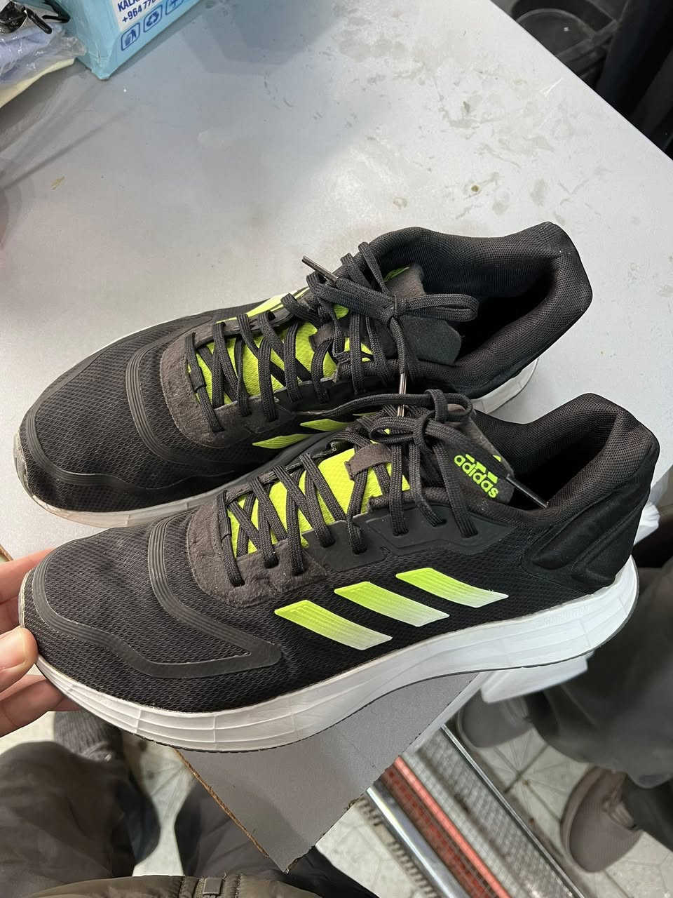 .
adidas 
orginal وکالە
size _45_29cm
نظافە %99
توصیل جمع
بالە مستخدم
***********

