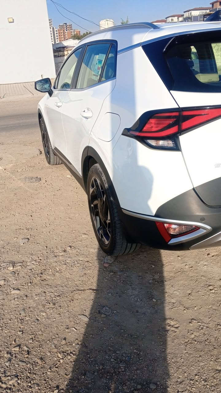 سبورتج 2025 خليجي ماشية 5 الف وشوية فول عدا البانوراما 4 ويل 
صندوك كهرباء كفاله عامة 
سيارة مدوشمة دوشمه درجة اولى السعر 240 بيها شوي مجال *********** 
عنوان بغداد عويريج
