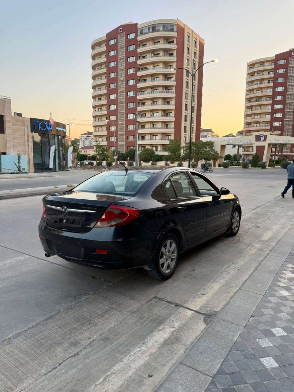 سڵاو هاوڕێیان
پرۆتۆن پیرسۆنا
مۆدێل ٢٠١١
ڕەنگی ڕەشی قەترانە
سەیارەکە ماڵی خۆمانە 
٩ ساڵە لای خۆمانە
بێ بۆیاخە 
١ پەلە کارتی هەیە
گێر و مەکینە و هەموو شتێکی بەشەرتە نەکراوەتەوە
بە ناوی خۆمانەوەیە 
*********** السليمانية, العراق
