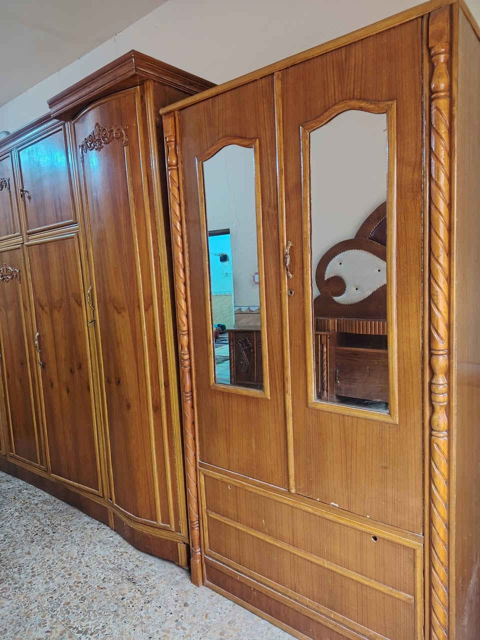 غرفه خشاب كامله جديده عوزهاا بس اقفاله شوفت عينك سعرهاا 750 مكاني بابل حله كفل
***********
