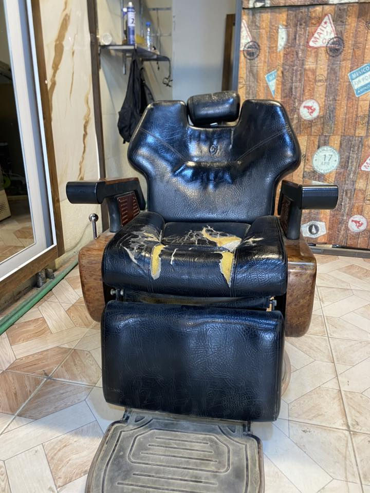 سلام عليكم حبايب كرسي حلاقه يرادله تعديل ومرأيا  ضهر أمدياف مكان كربلاء الهنيديه للتصال ***********
