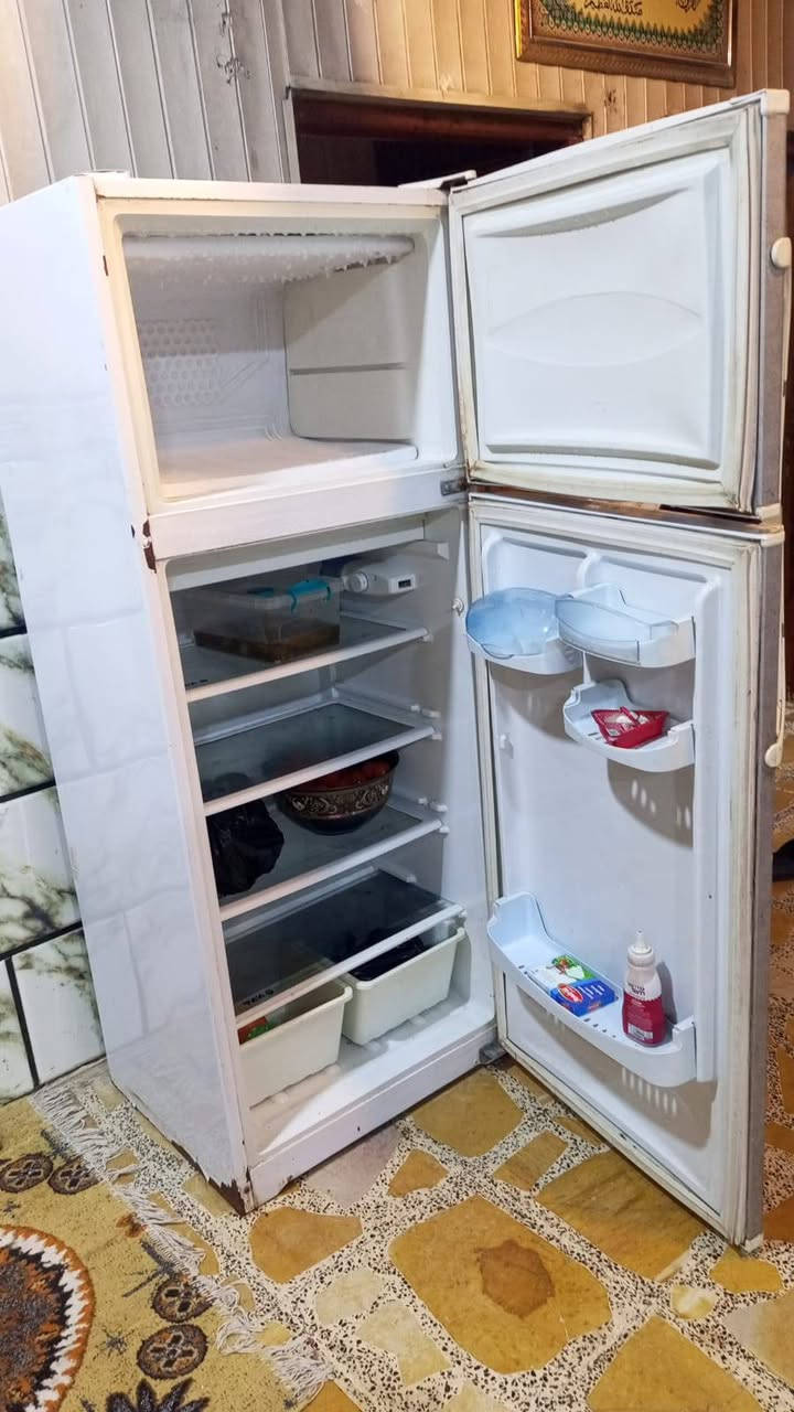 السلام عليكم ثلاجه برفاب البيع نظافه مثل مواضح بالصوره شغل فول جاهزه  السعر 120 الف موبايل *********** عمارة, ميسان
