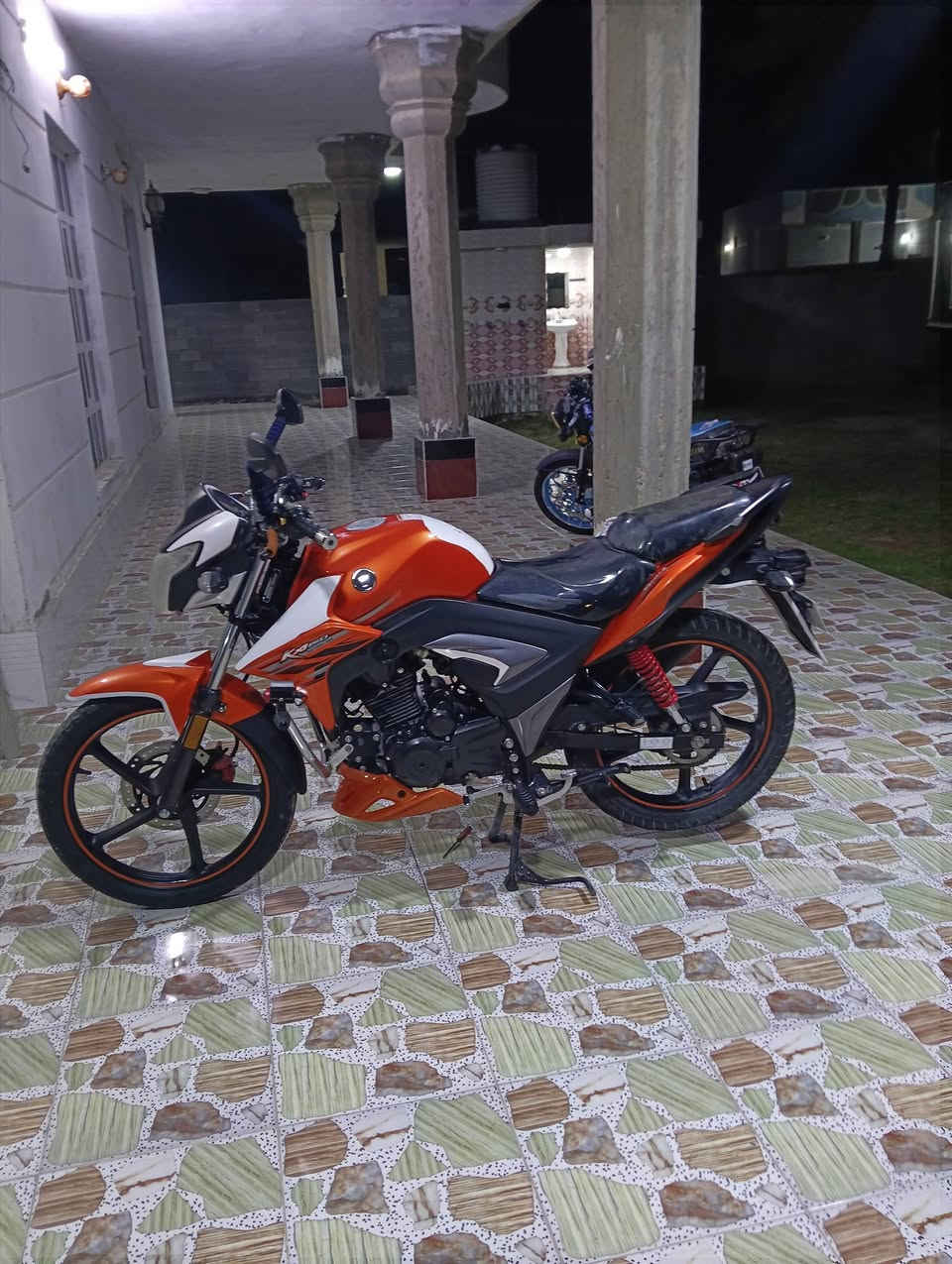 هاوجي. 
٢٠٢٣ 
بعد ع وضع الشركه 
مسجل باقي على استلام اللوحات 
السعر ١٧ونص وبي مجال 
مكاني الرمادي 
***********
