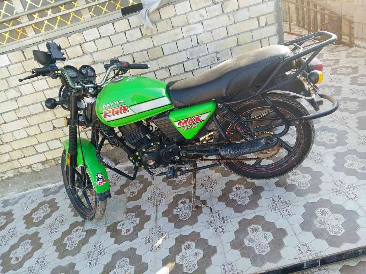 سلام عليكم
دراجه دايون نفخ للبيع موديل 22 اوراق سكنر
شلعه خير من الله كهربايات كامله السعر مليون وميه 
 وبيه مجال قليل حك جيه المكان القاسم ناحت الطليعه
تصال ***********
