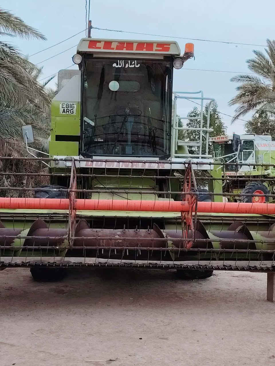 سلام عليكم حاصوده كلاس للبيع موديل 88مكينه على وضع الشركة رقم واسط تحويل مباشر تأير 26لوره18مكينه مديومه وجاهزه محرك و كير و هوزن على وضع الشركة ستفسار ***********
