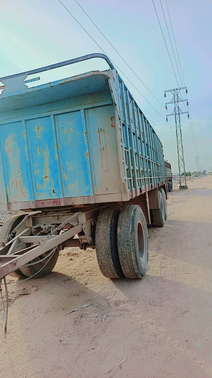 مقطوره لبيع لمنيه سكس طول ٨٥٠متر مكاني نجف جهزه لعمل ***********
