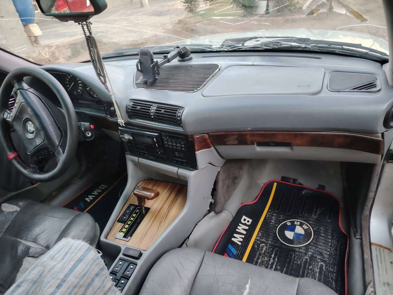 السلام عليكم من رخصت الادمن اعدت النشر بسبب الوعود الكاذبه
للبيع 525 اصل بليته وسنويه محرك مسكر موديل 1991رقم صلاح الدين  تبريد كهربائيات اي نقص مابيها  باسمي  مكاني ابوغريب قرب السجن السعر 68 وبيها مجال


**إذا كنت صاحب هذا الإعلان وتريد حذفه لأي سبب، رجاءا أرسل رسالة إلى الدعم الفني**