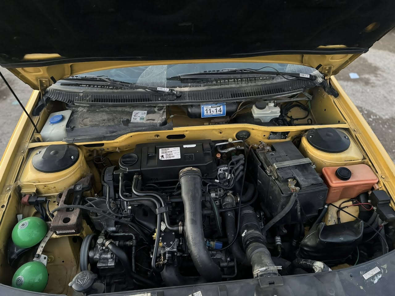 سلام عليكم بيجو بارص موديل ٢٠١٥ ماشيه ١٨٠ الف بدون صبغ ابد كير مكينه كلج صدر كله جديد سياره كلها على البلاد حتى ترايش بلاديه تخم تاير جاهزه ما تصرف ابد عليها سنويه جديده هزه جديده هيئه مصفره كامله ارقام انكليزي باقيات على لاستلام فقط  عنوانها بغداد لامين الثانيه رقمي *********** السعر ٥٢
